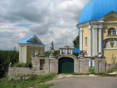 2011 р. Дзвіниця та брама. Вигляд з…