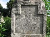 Напис на могилі Е. Ковальової