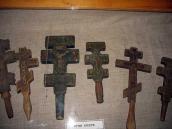 Різьблені ручні хрести