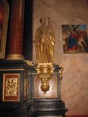 Права частина бічного вівтаря