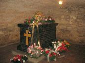 Гробівець у крипті