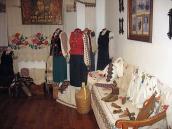 2016 р. Манекени та лава з жіночим…