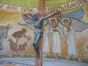 2007 р. Розп’яття на тлі мозаїки
