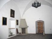 Інтер’єр залу з каміном