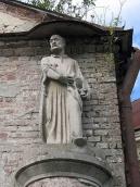 Скульптура святого