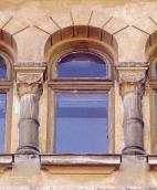 Вікно романського стилю