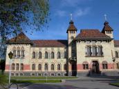 2004 р. Ліва частина головного фасаду