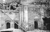 1929 р. Фрагмент фасаду у процесі…