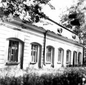 1988 р. Службовий флігель
