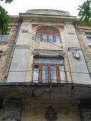 Центральна частина головного фасаду (2)