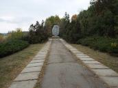 2017 р. Алея та пам’ятний знак