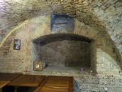 Ніша у стіні крипти