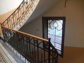 Інтер’єр сходової клітки з вітражем (2)