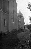 1989 р. Бічний фасад церкви і…