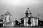 1989 р. Дзвіниця і церква. Вигляд із…