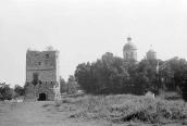 1989 р. Башта і церква. Вигляд з півночі