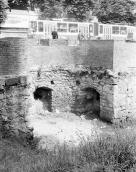 1990 р. Півбашта низького муру на…