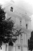 1990 р. Фрагмент головного фасаду.…