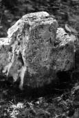 1991 р. Старий надгробний хрест біля…