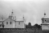 1992 р. Церква і дзвіниця. Вигляд з…