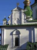 Вікно і фронтон