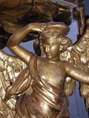 Півпостать анфас