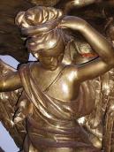 Півпостать анфас