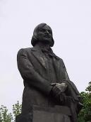 Півпостать