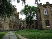 2007 р. Двір між поперечними корпусами…