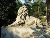 2007 р. Скульптура лева (ліва)