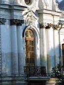 Двері з балконом