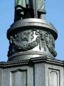 Циліндричний постамент