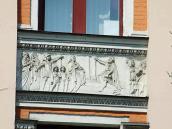 Середній простінок з рельєфом