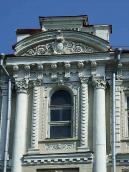 Середній різаліт, 4-й поверх