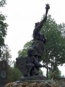 Скульптурна група у профіль