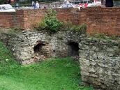 2007 р. Півбашта низького муру на…