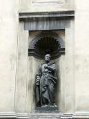 2007 р. Скульптура святого в ніші…