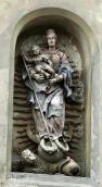 Скульптура богородиці з немовлям