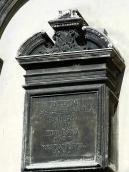 Плита з написом