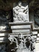 Капітель колони 4 і консоль 8…