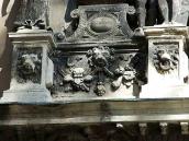 База 1, рельєфна вставка 2, база 3