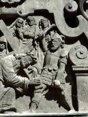 Правий вояк (2) та права група учнів…