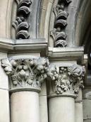 Капітелі колон