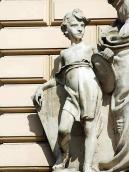 Ліва постать