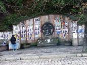 2007 р. Криниця проти пам’ятника…