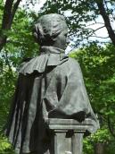 Півпостать Лесі Українки