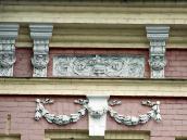 Рельєфний декор 2-го поверху