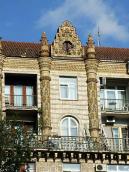 Фрагмент верхніх поверхів