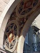 Декор арки проїзду