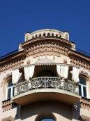 Наріжний балкон